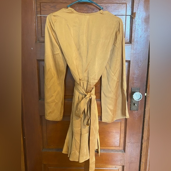 A.L.C. Whitney wrap silk dress in caramel gold yellow - Picture 6 of 6